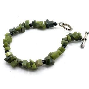 Green Nephrite jade chip beaded bracelet polished natural stone toggle clasp